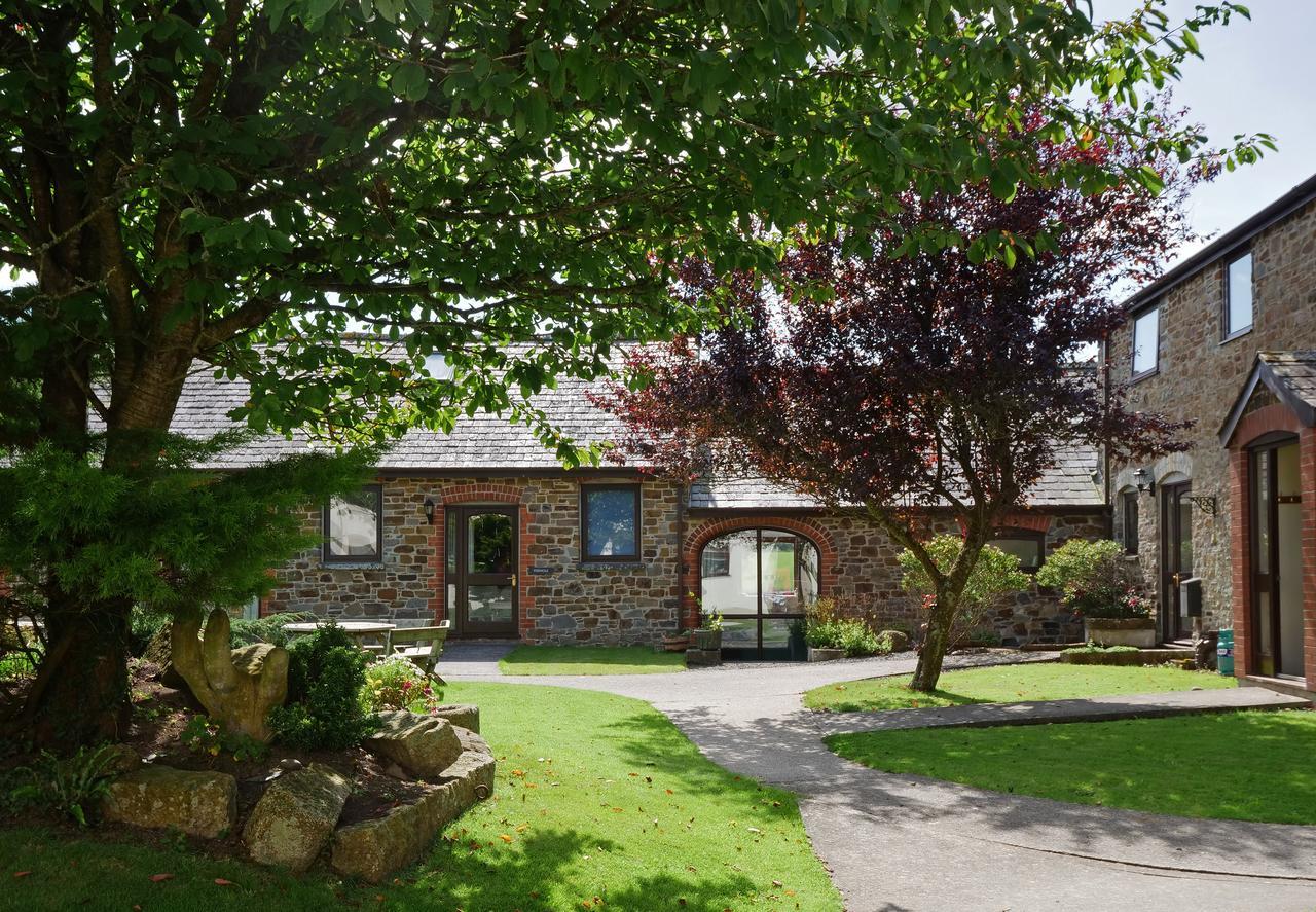 Kennacott Court Holiday Cottages Б'юд Екстер'єр фото